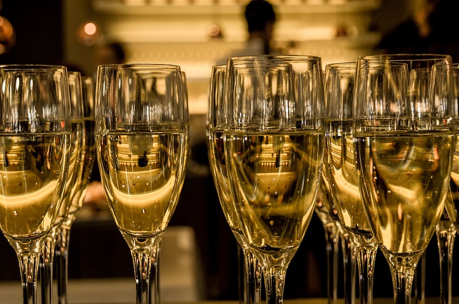 champagne, glasses, luxury, festive, bubbles, beverage, cheers, HD wallpaper
