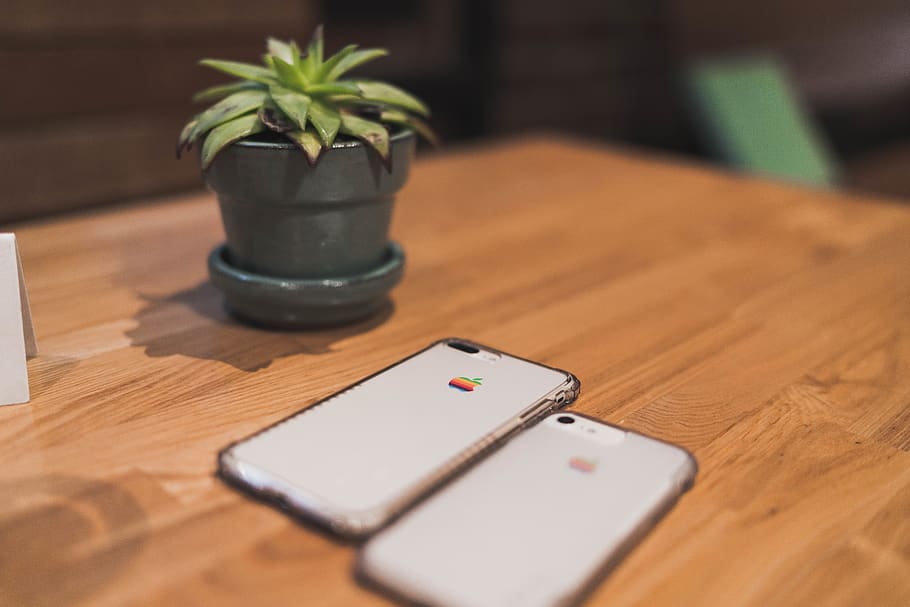 iphone, apple, desk, macintosh, retro, minimal, simple, clean HD wallpaper