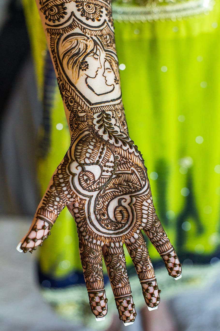 Premium Photo  Henna tattoo on brides hand