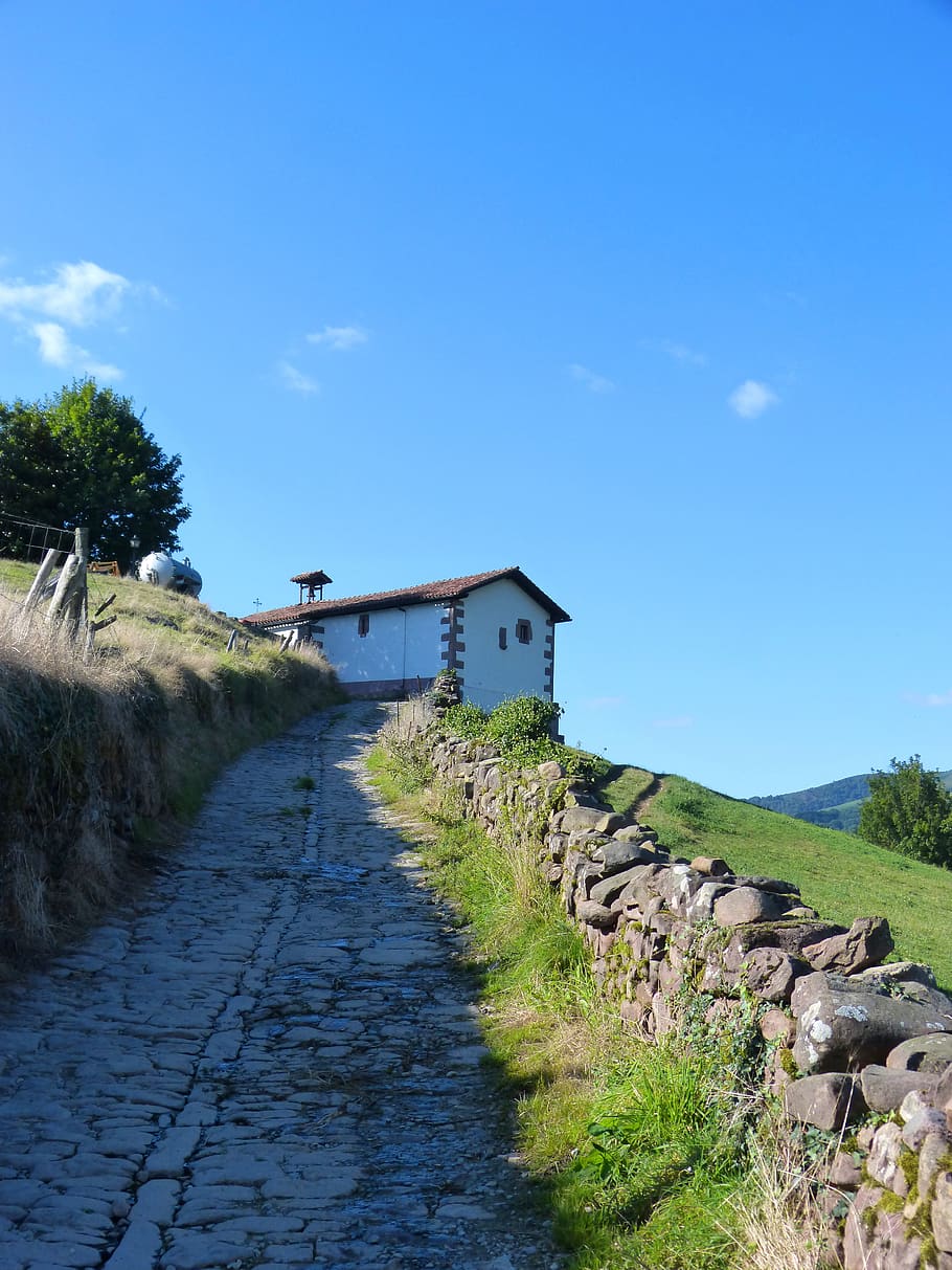 path, empedrado, hermitage, trail, people, sky, architecture HD wallpaper
