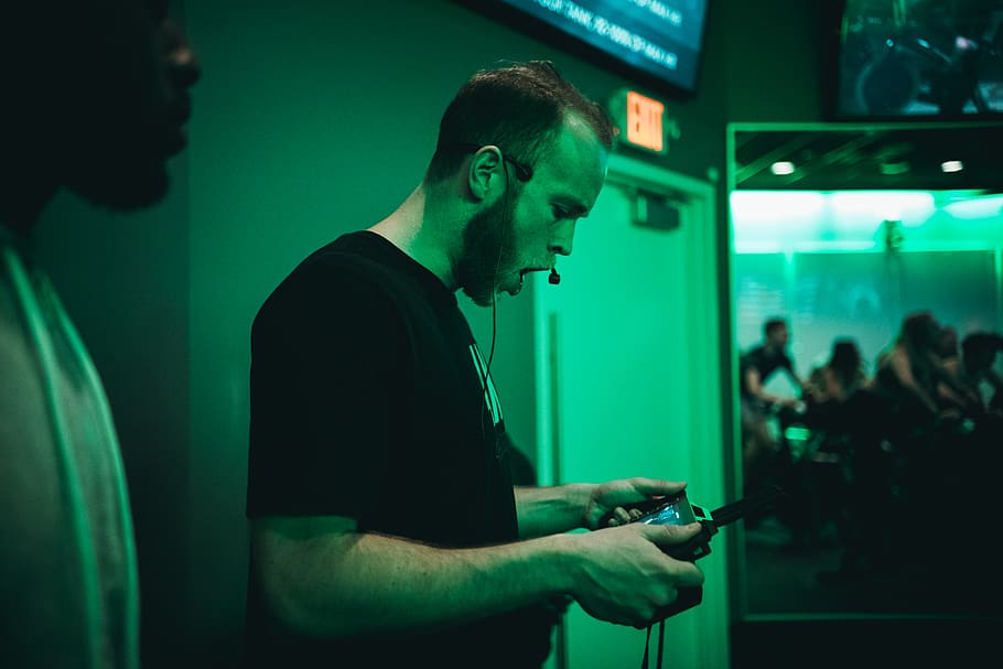 man holding game pad while shouting inside room, person, human HD wallpaper