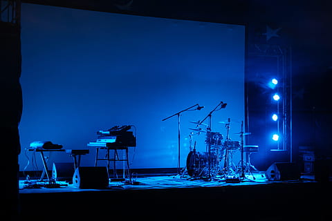assorted instruments on stage, light, dark, empty, drum kit, percussion HD wallpaper