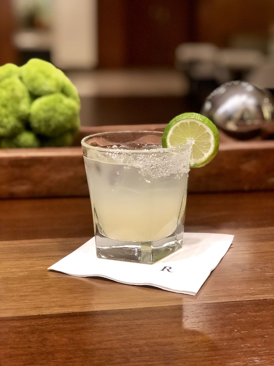 cocktail, drinks, alcohol, food and drink, table, refreshment HD wallpaper