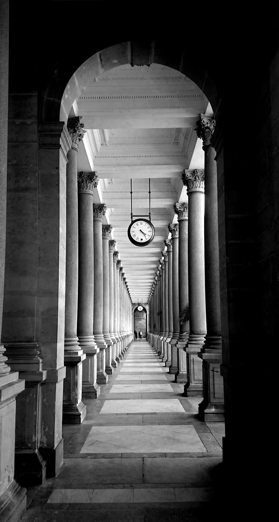 czechia, karlovy vary, column, symetric, street, blackandwhite, HD wallpaper