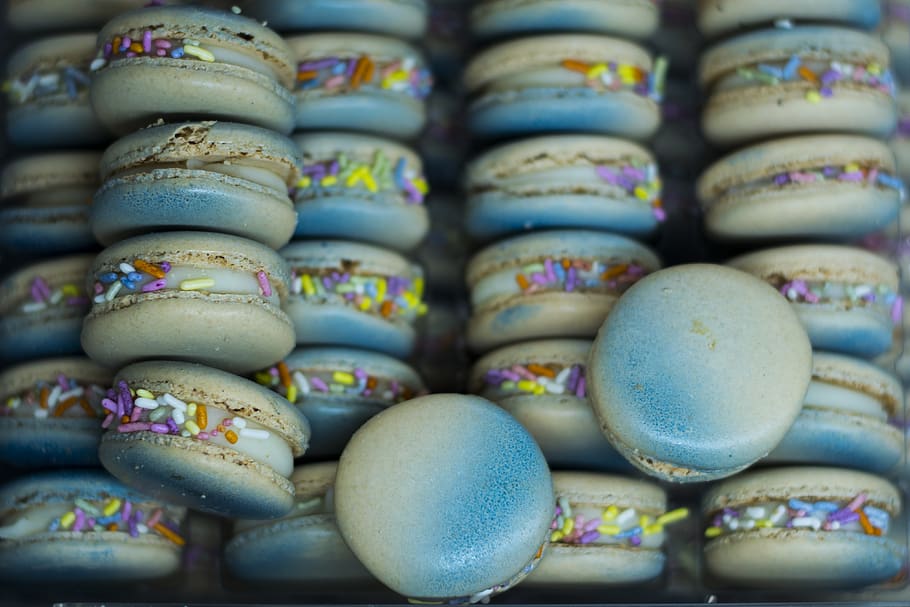 macaroons, cookies, eats, food, yum, desserts, decadent, colorful HD wallpaper