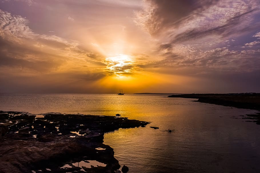 sunset, horizon, sea, sunlight, sunbeam, nature, dusk, evening HD wallpaper