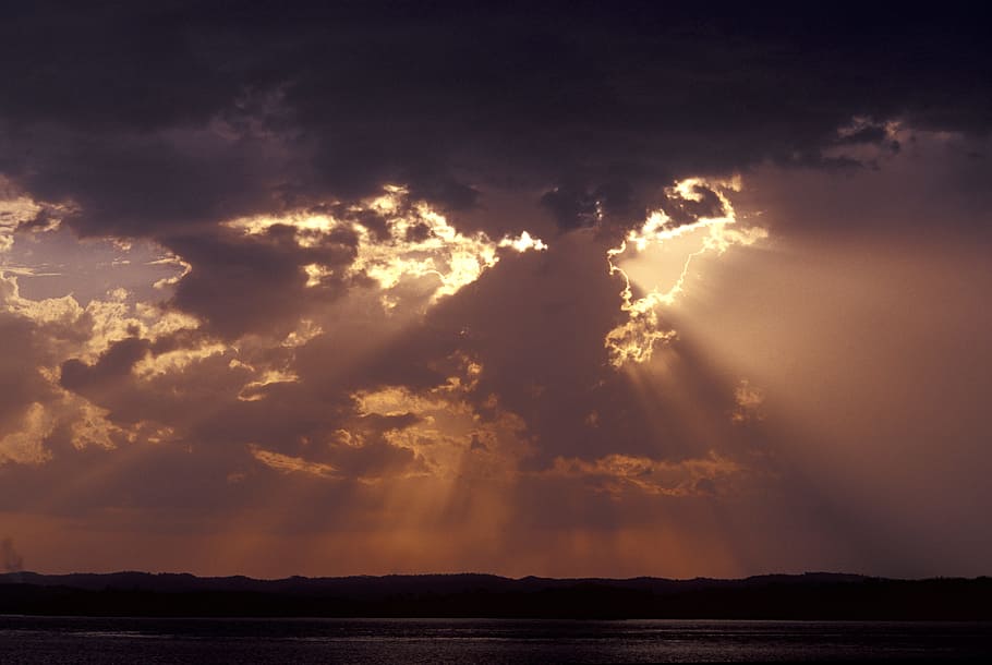 clouds during orange sunset, sky, sunlight, ray, beam, lake, sunrise HD wallpaper