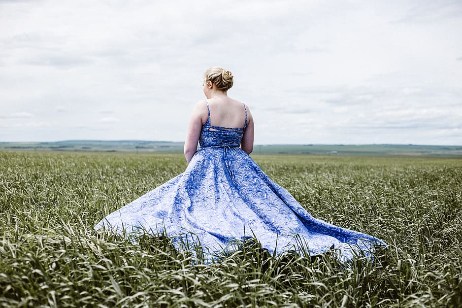 field, outside, flowing, stunning, human, caucasian, white HD wallpaper