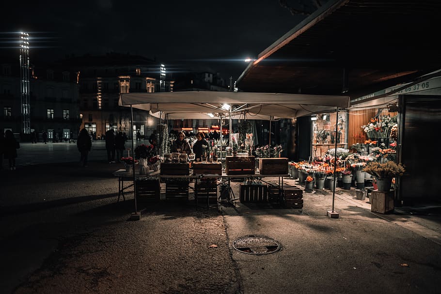 white canopy tent at night, human, person, restaurant, street HD wallpaper