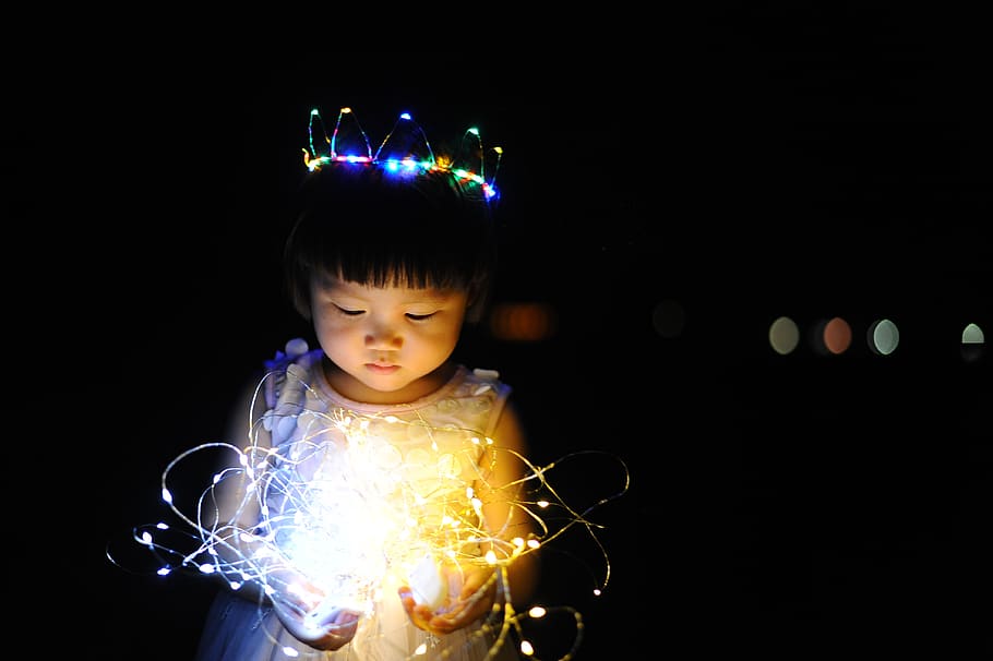 child, lights, crown, night, kid, girl, illuminated, one person HD wallpaper