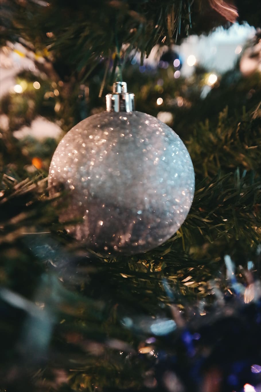 christmas, decoration, decorations, globe, shiny, sparkly, sparkles HD wallpaper