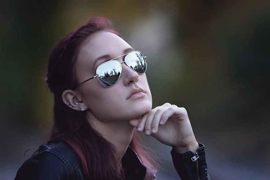 Closeup Photo Woman Sitting Wearing Sunglasses, attractive, beautiful HD wallpaper