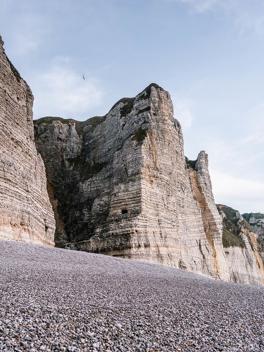 Gray Cliff, ancient, cliffside, daylight, exterior, famous place HD wallpaper