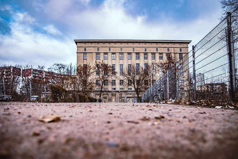 brown concrete building, architecture, sky, built structure, cloud - sky HD wallpaper