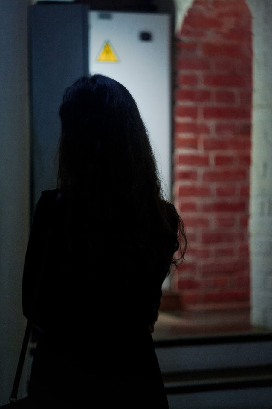 real people, rear view, one person, lifestyles, wall, brick wall HD wallpaper