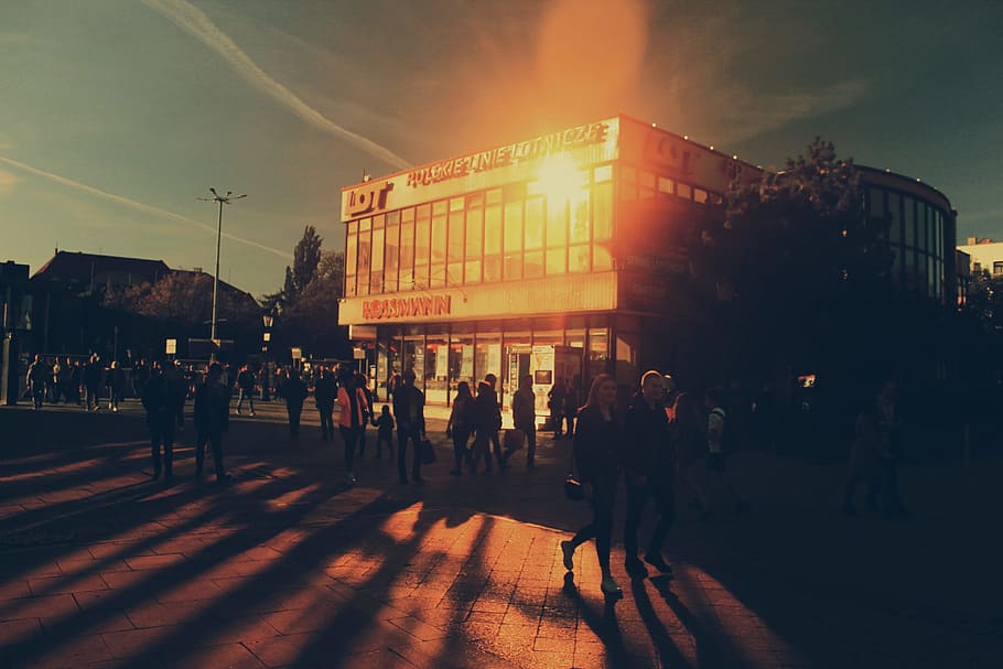 Building and People Walking Near, architecture, crowd, dusk, evening HD wallpaper