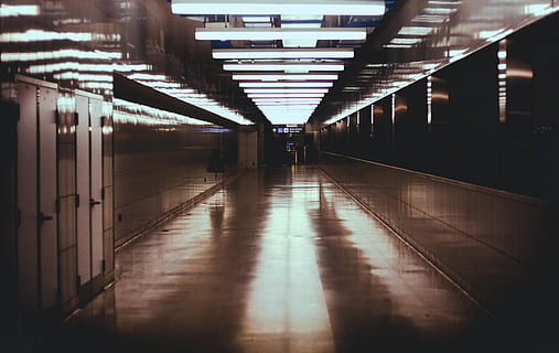 empty hallway, flooring, corridor, lighting, tunnel, sunlight HD wallpaper