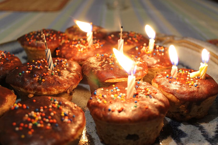 cupcakes, birthday, burning, food and drink, flame, candle HD wallpaper