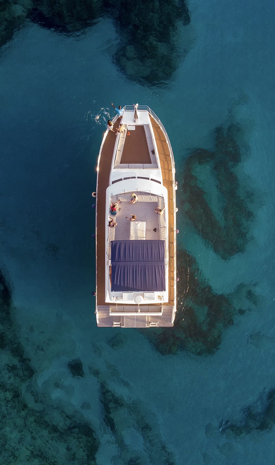 aerial photography of white and brown boat on water, sea, high angle view HD wallpaper