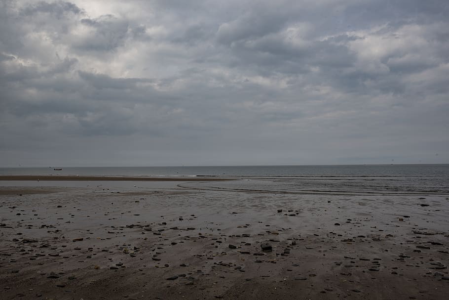 cloudy, overca, beach, sand, sky, sea, cloud - sky, land, scenics - nature HD wallpaper