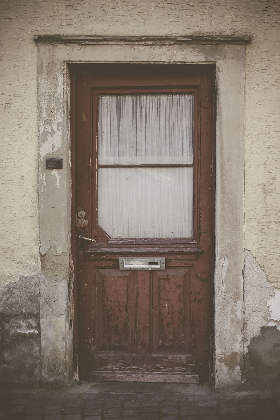 closed brown half-lite door, architecture, building, entrance HD wallpaper