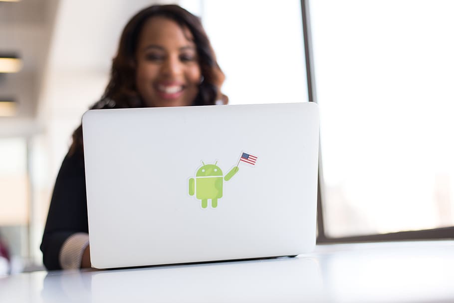 woman, android, laptop, developer, coder, smile, happy, american flag, HD wallpaper