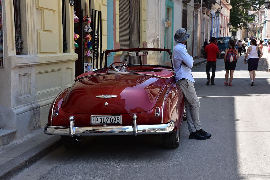havana, cuba, oldtimer, auto, cabriolet, man leaning on car, HD wallpaper