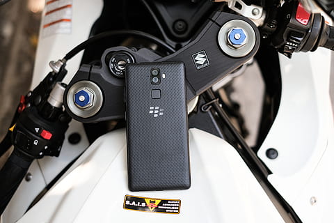 black Android smartphone, machine, spoke, wheel, cell phone, electronics HD wallpaper