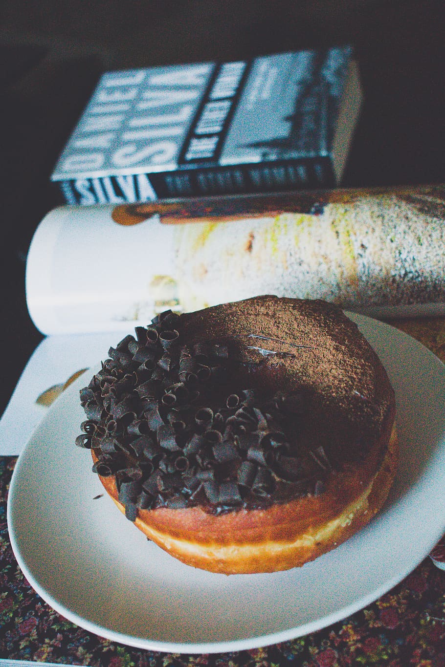 bread, food, bun, burger, chocolate, bookes, donuts, plant HD wallpaper