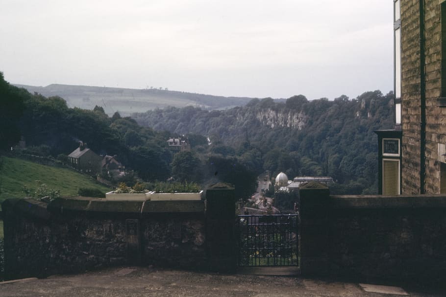 closed black metal gate, nature, outdoors, scenery, analogue HD wallpaper