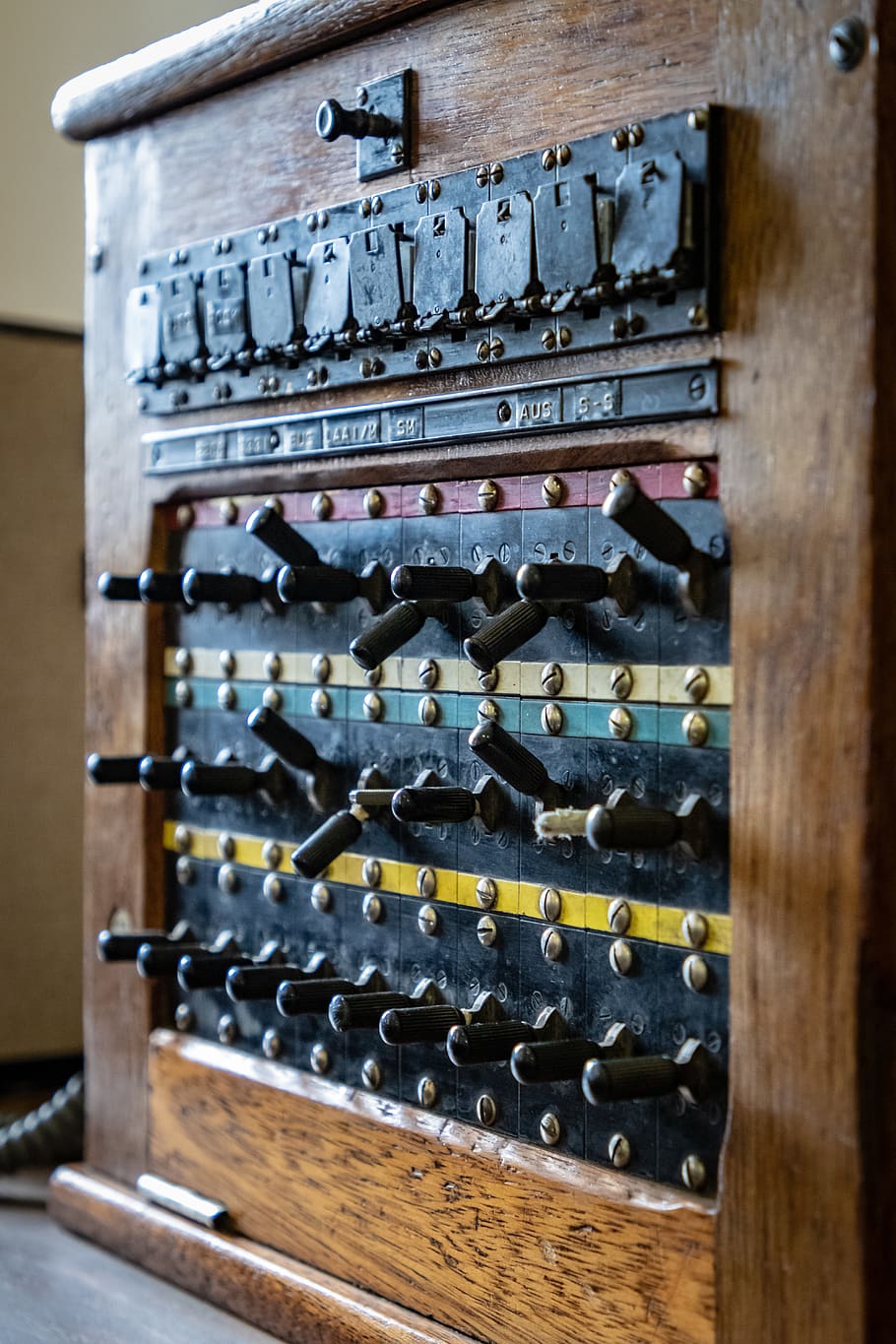 electrical device, switch, wood, amplifier, electronics, fuse HD wallpaper
