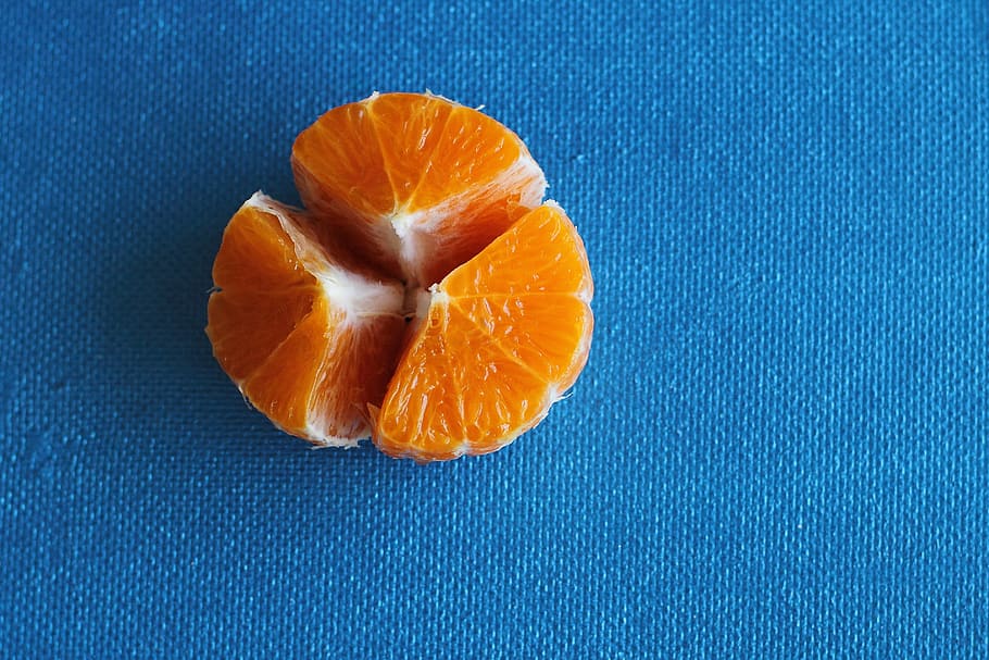 fresh, orange, fruit, cut, pieces, juicy, blue, background HD wallpaper
