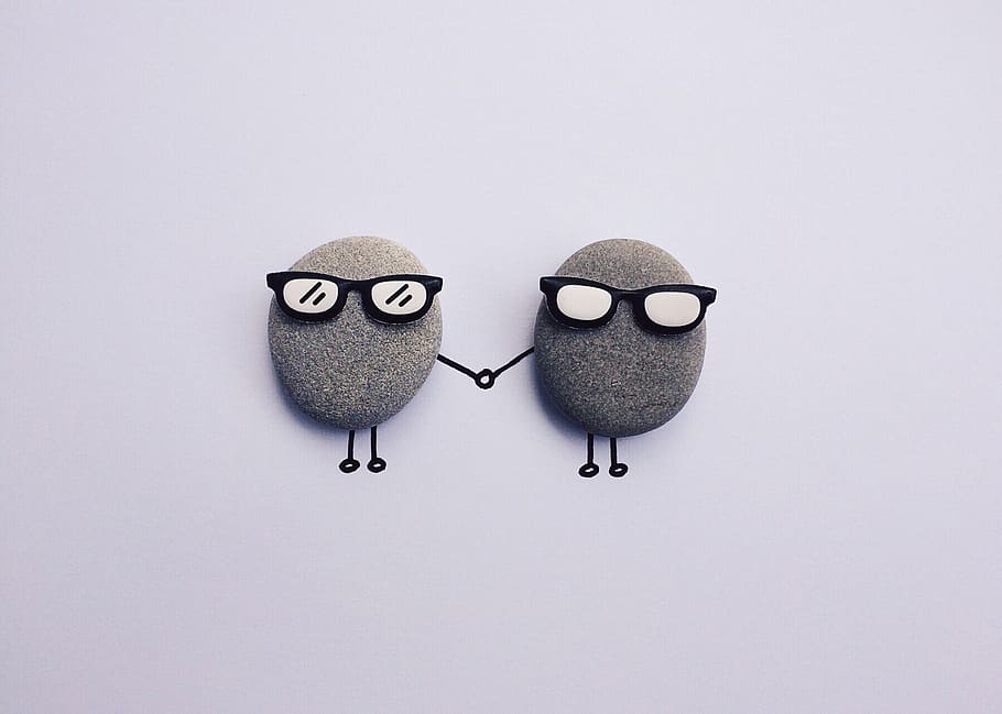 Gray Round Foam With Sunglasses, art, artsy, craft, creative HD wallpaper