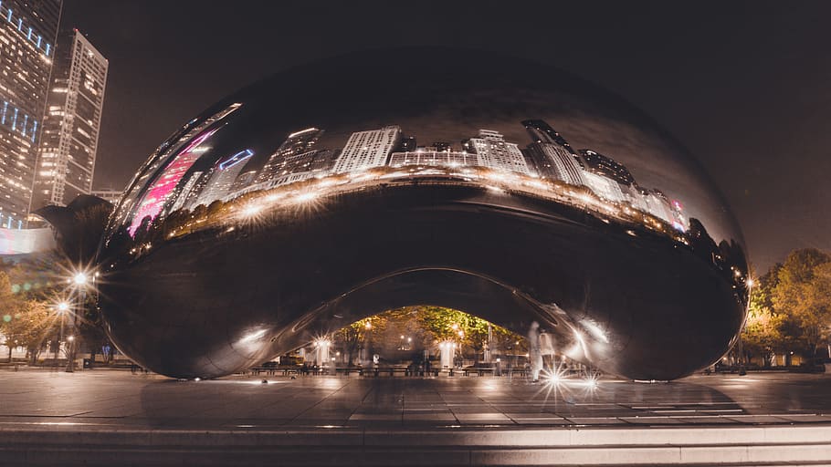 Bean-shaped Chrome-colored Landmark during Night, architecture HD wallpaper