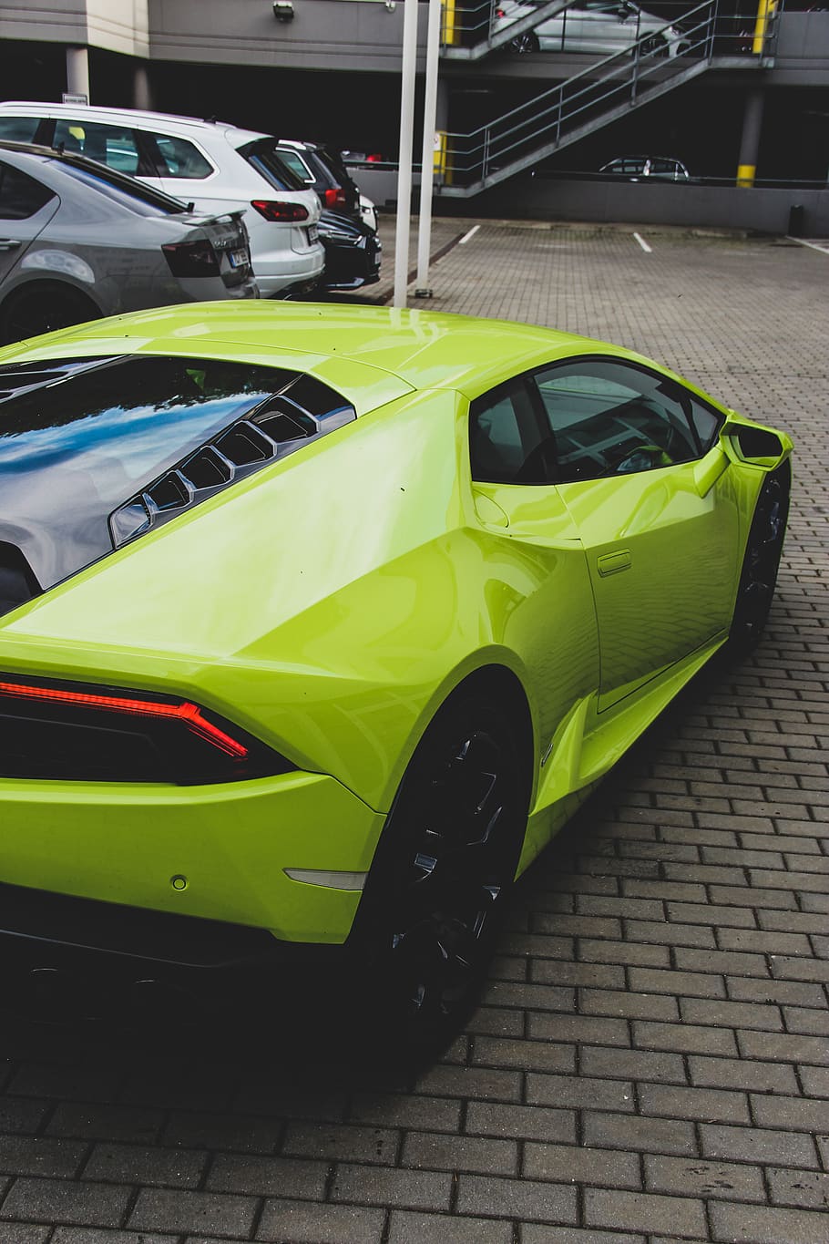 Lamborghini huracán 1080P, 2K, 4K, 5K HD wallpapers free download