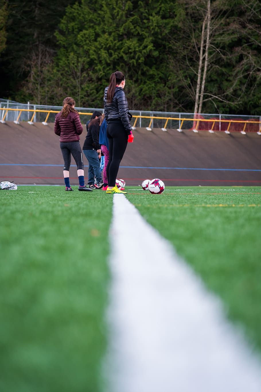 soccer, girls, practice, artificial turf, ball, field, line, HD wallpaper