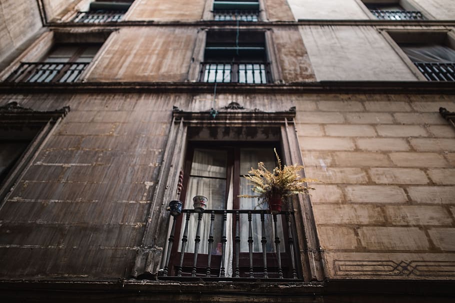 Townhouses in Barcelona, Spain, architecture, old town, city