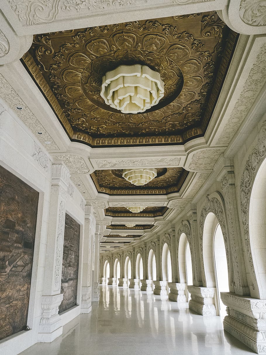white hallway during daytime, architecture, architectural column HD wallpaper