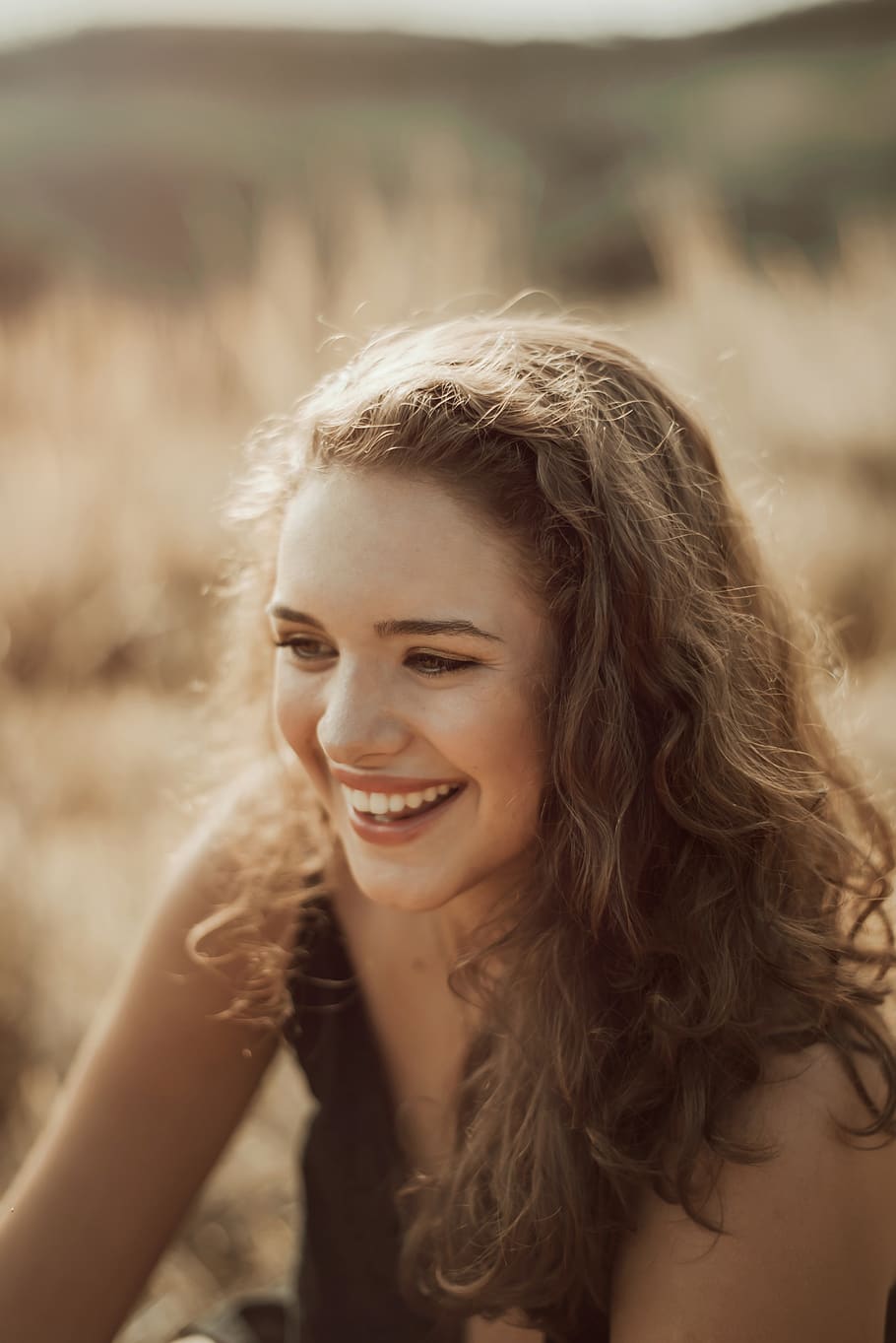smiling woman, portrait, happiness, young adult, hair, headshot HD wallpaper