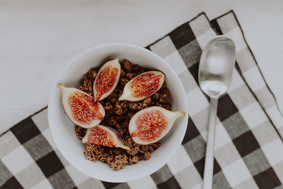 Bowl of crunchy granola and figs, breakfast, fruits, meal, morning HD wallpaper