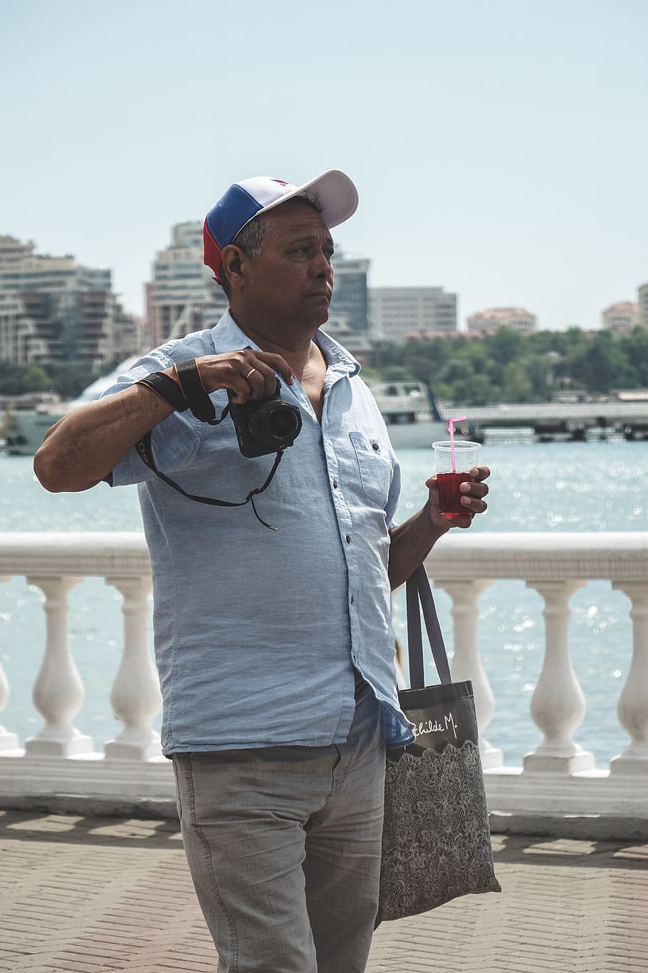 person, camera, man, oldman, portrait, street, face, photographr HD wallpaper