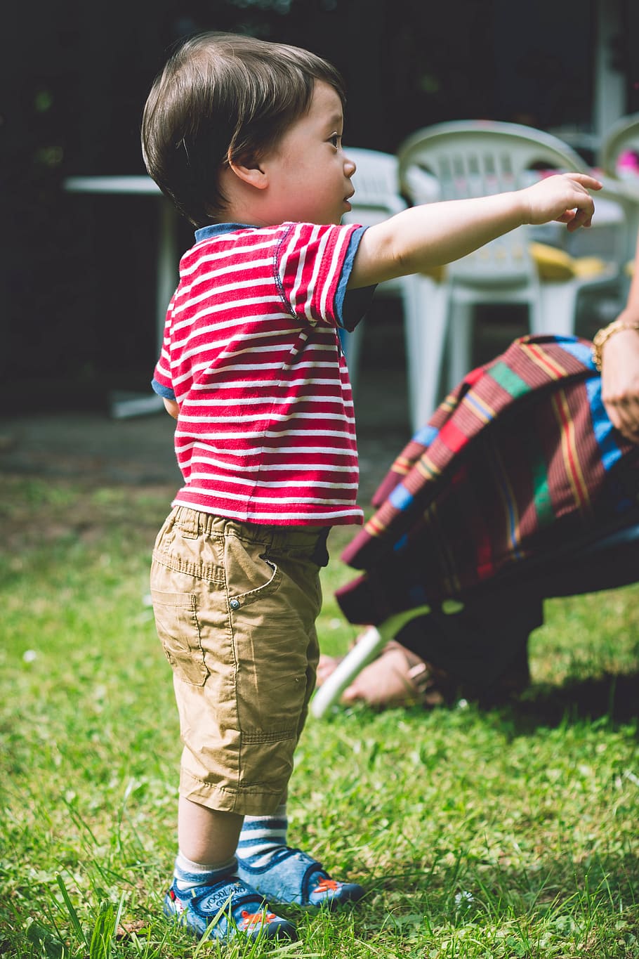 kid, childhood, boys, males, real people, casual clothing, grass HD wallpaper