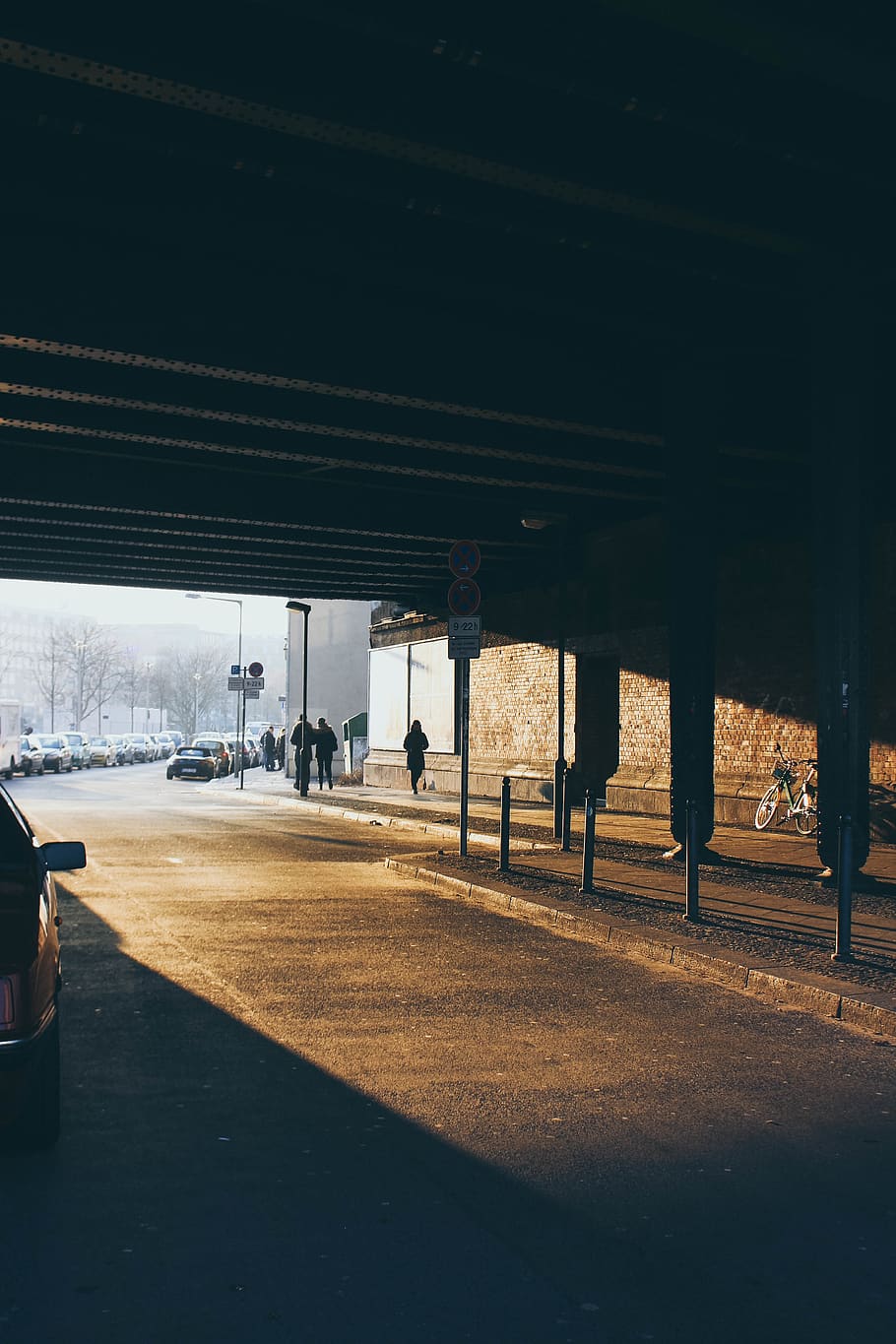 people walking underneath bridge, transportation, architecture HD wallpaper