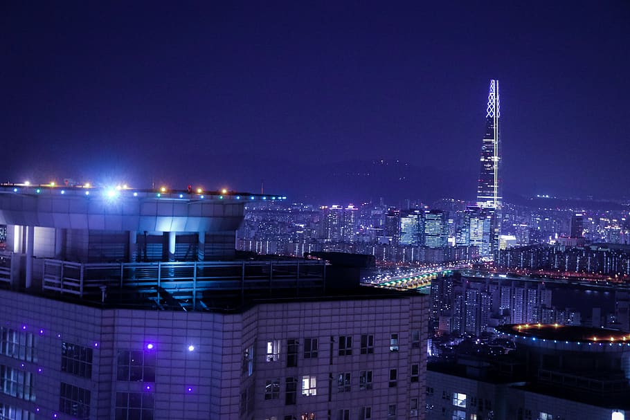 high rise buildings, metropolis, town, architecture, tower, spire HD wallpaper