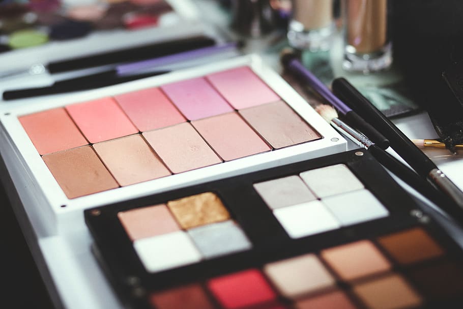 Black and White Makeup Pallets, blurred background, brushes, compact HD wallpaper