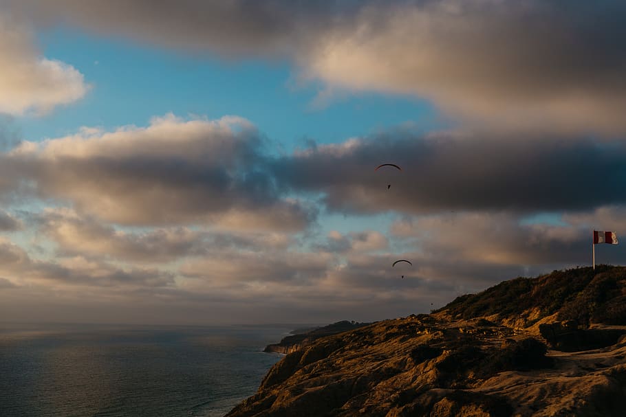 california, coast, la jolla, hand gliders, flag, sky, clouds, HD wallpaper