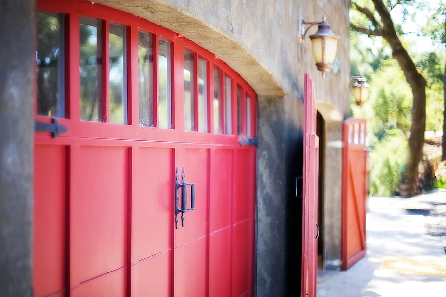door, garage, construction, architecture, enter, red, focus on foreground HD wallpaper