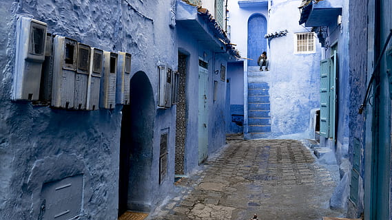 pathway between blue concrete building, walkway, pavement, sidewalk HD wallpaper