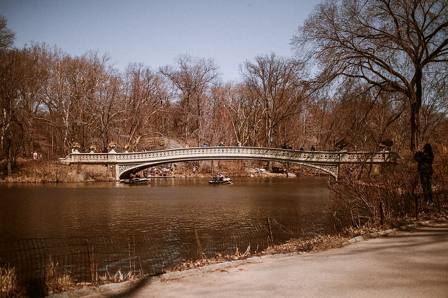 canoe passing under rhe Bridge, architecture, bright, colors HD wallpaper