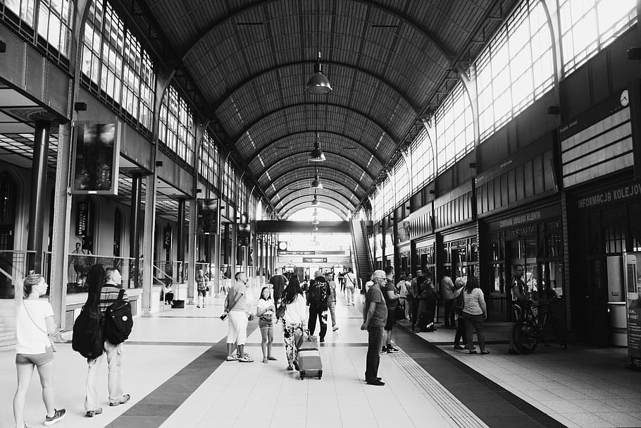 People Walking Along Tiled Floor Building, architecture, black and white HD wallpaper